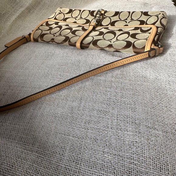 Coach Y2K Signature Demi Clip Shoulder Bag (A3U-6348) - Picture 9 of 16